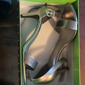 Open toe heeled sandals